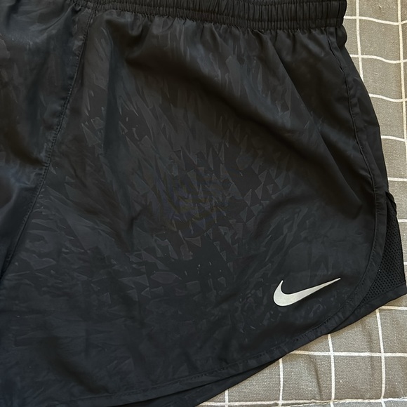 Nike Dri Fit Black Patterned Running Shorts - Picture 3 of 3